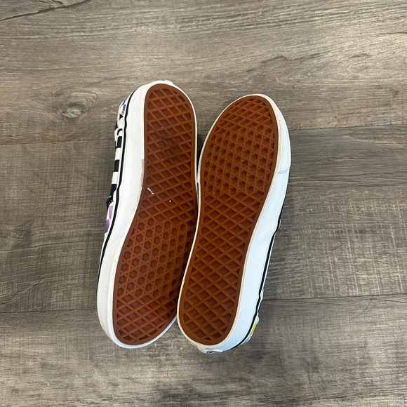 Vans Black and White Slip-On Sneakers Classic Canvas - Picture 3 of 7